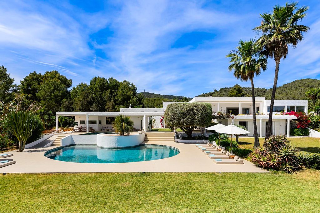 Villa Amena Ibiza Olivers Travels 001