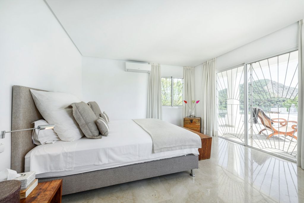Villa Alfarero Ibiza Olivers Travels 5