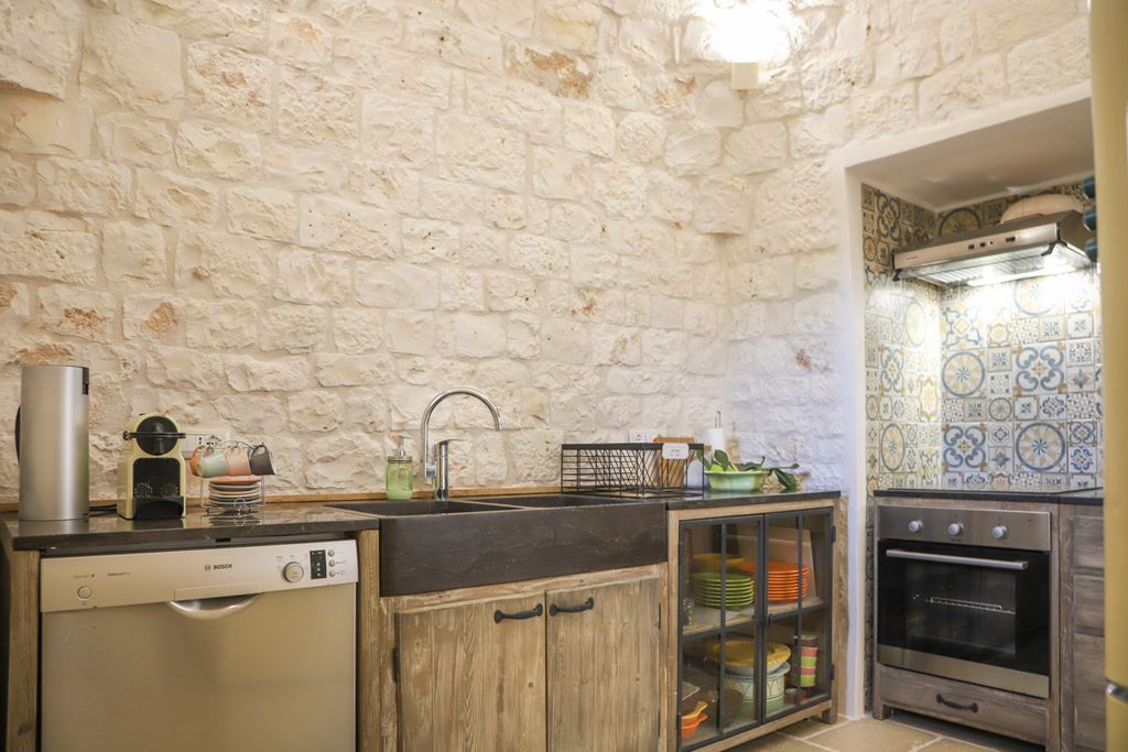 Trulli le Petunie Puglia Olivers Travels 4