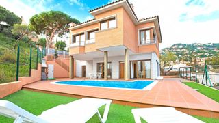 Villa Farigola Costa Brava Spain Olivers Travels 1