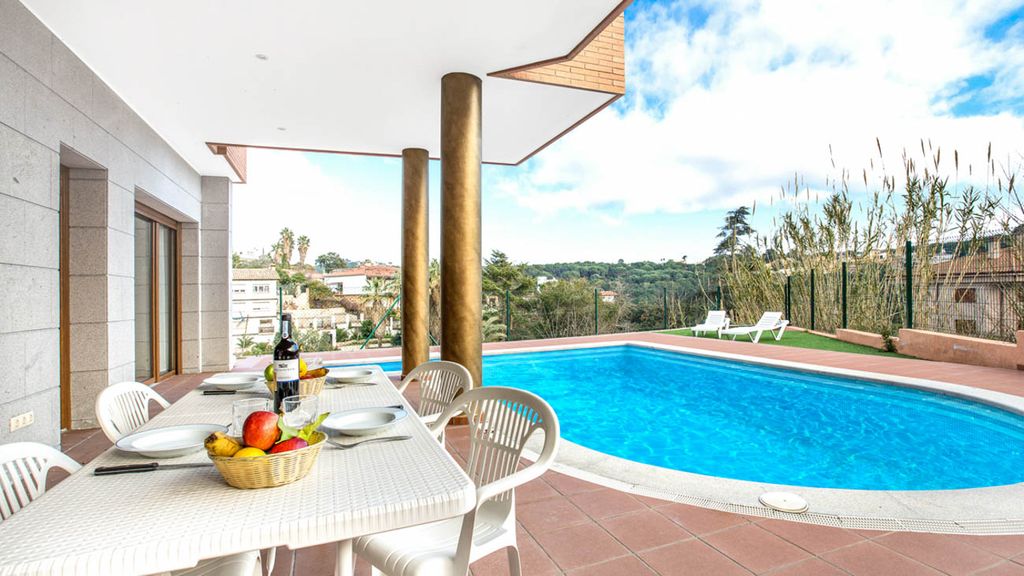 Villa Farigola Costa Brava Spain Olivers Travels 5