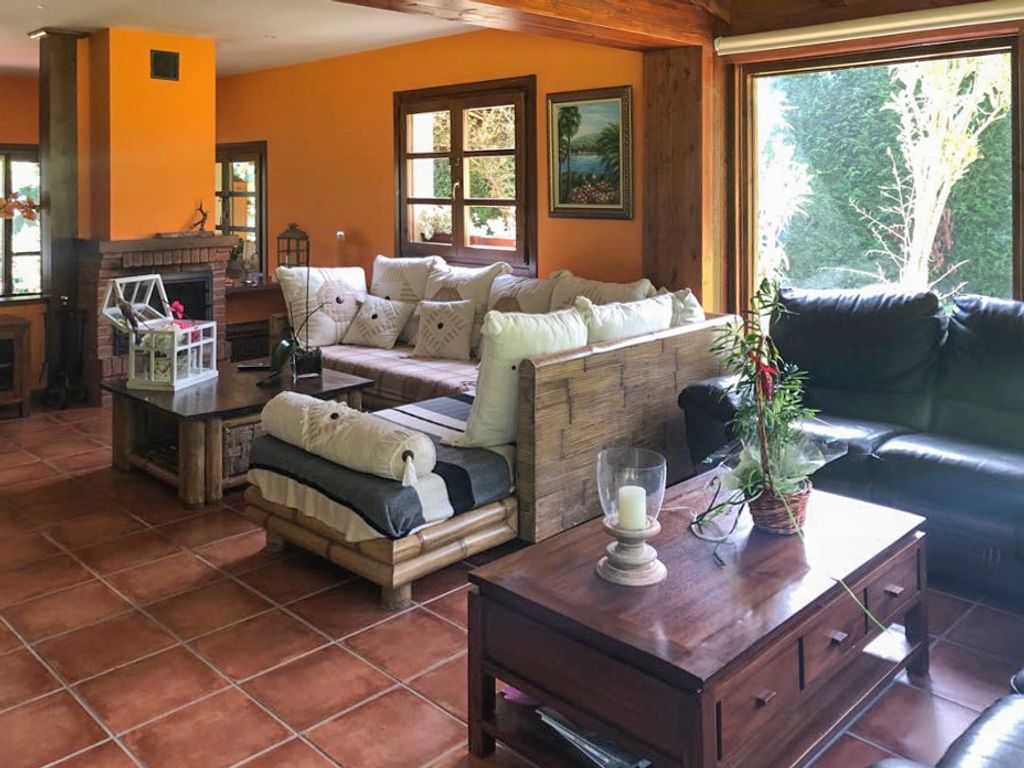 Villa Meluerda Northern Spain Olivers Travels 3