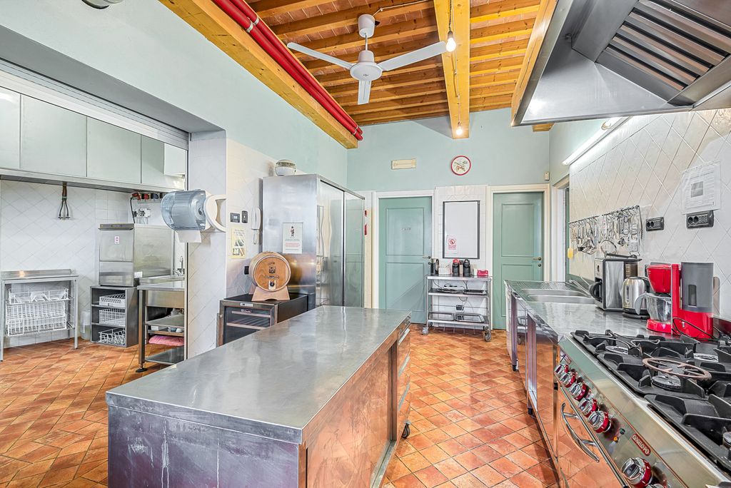 Santa Gemma Tuscany Olivers Travels 05