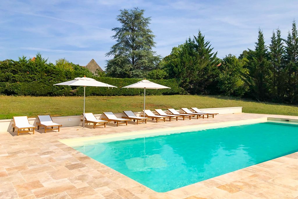 Chartreuse Des Roses Dordogne France OliversTravels 3