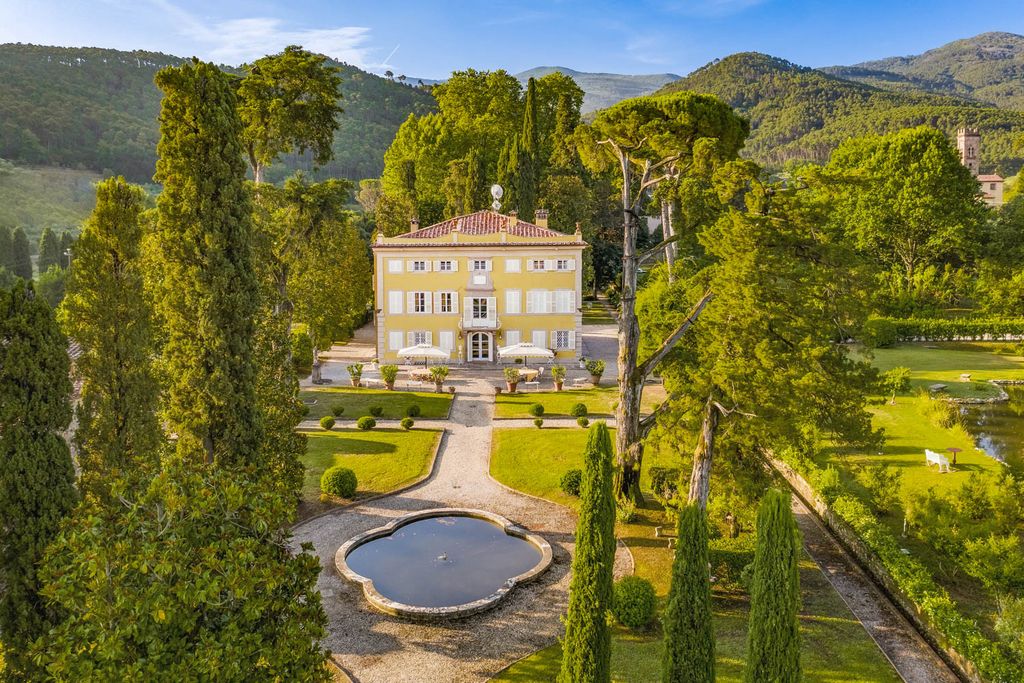 Villa Maestosa Tuscany Italy OliversTravels 2