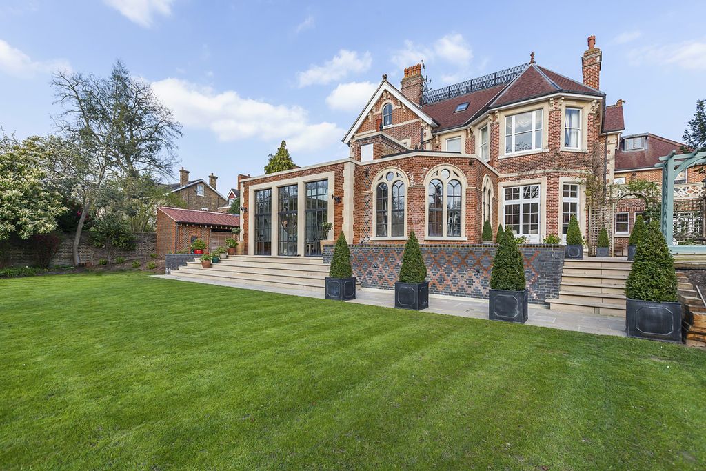 Greenwich Hall South East Olivers Travels 1