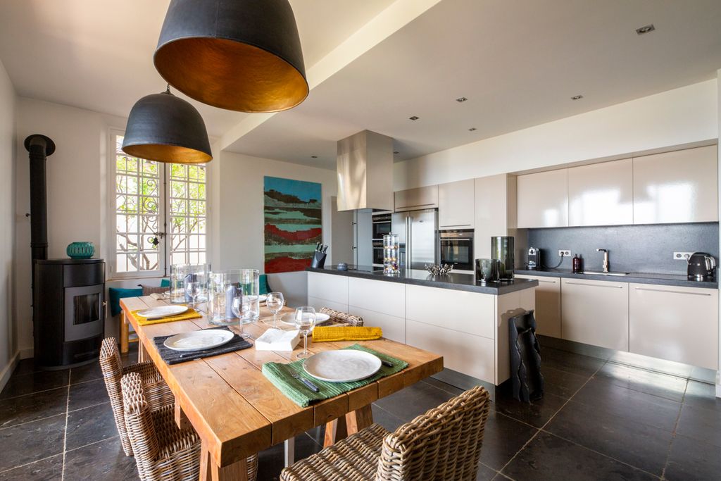 Villa Pins Italie French Riviera Olivers Travel 4