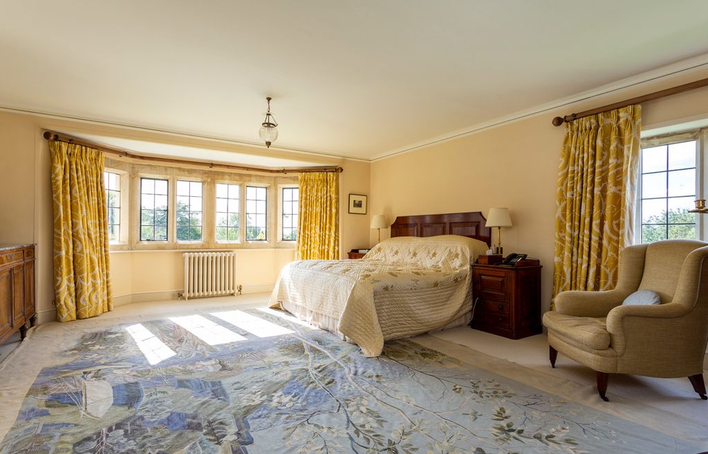 Great Rissington Hill Cotswolds Olivers Travels 27