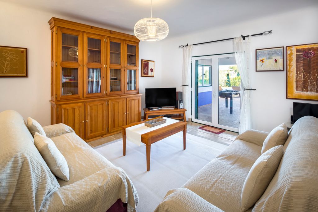 Casa Peonia Albufeira Olivers Travels 3