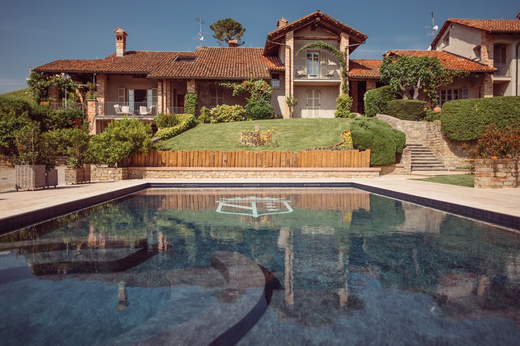 Villa Barbaresco Piedmont Italy Olivers Travels 1