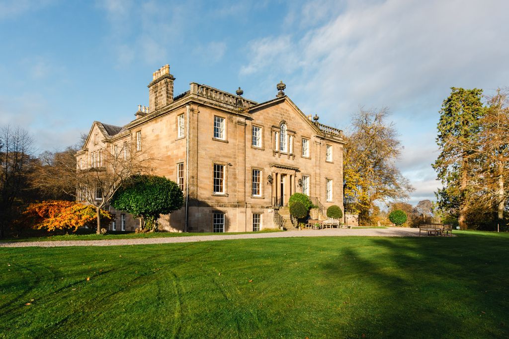 Lochloy Mansion Scotland Olivers Travels 1
