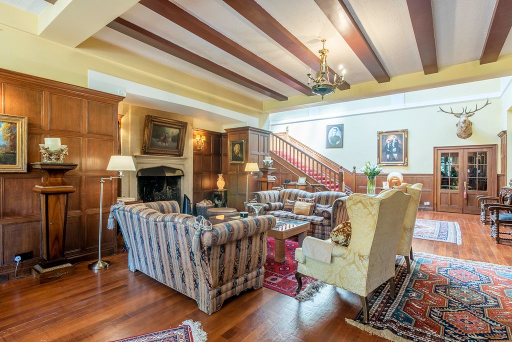 Baronial Mansion Scotland Olivers Travels2