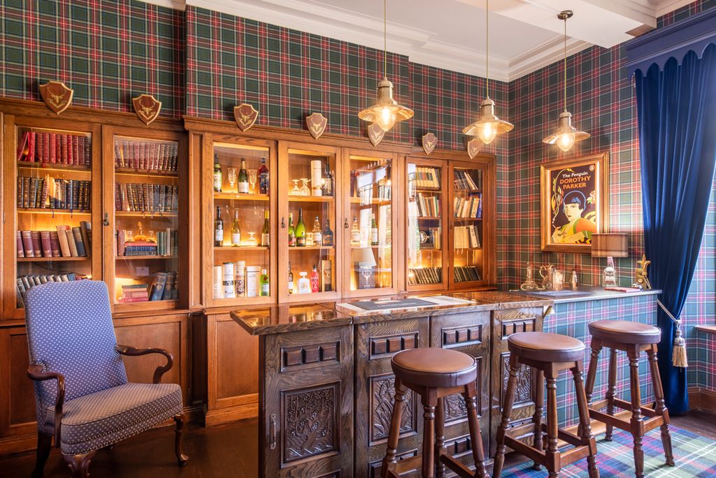 Baronial Mansion Scotland Olivers Travels3