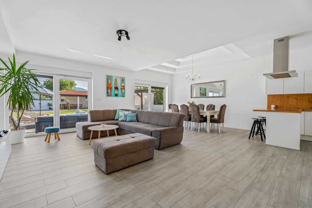 Villa Carol Dalmatia Olivers Travels 03