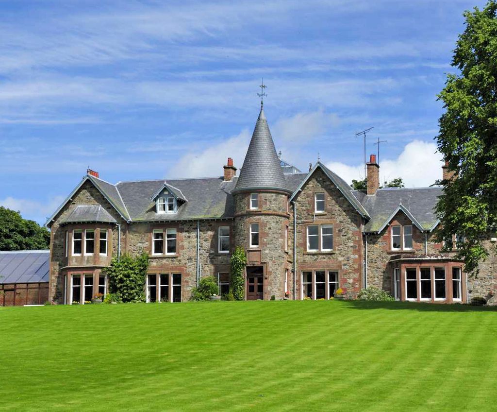 Easter Lodge Scotland Olivers Travels 1