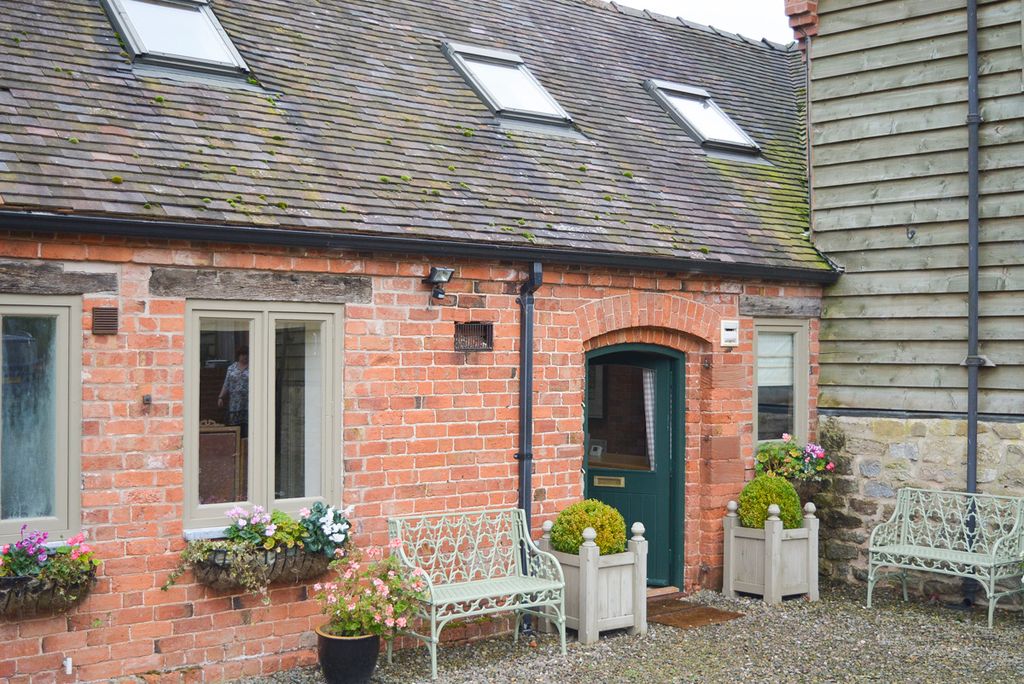 Chevaliers Coachouse Midlands Olivers Travels 1