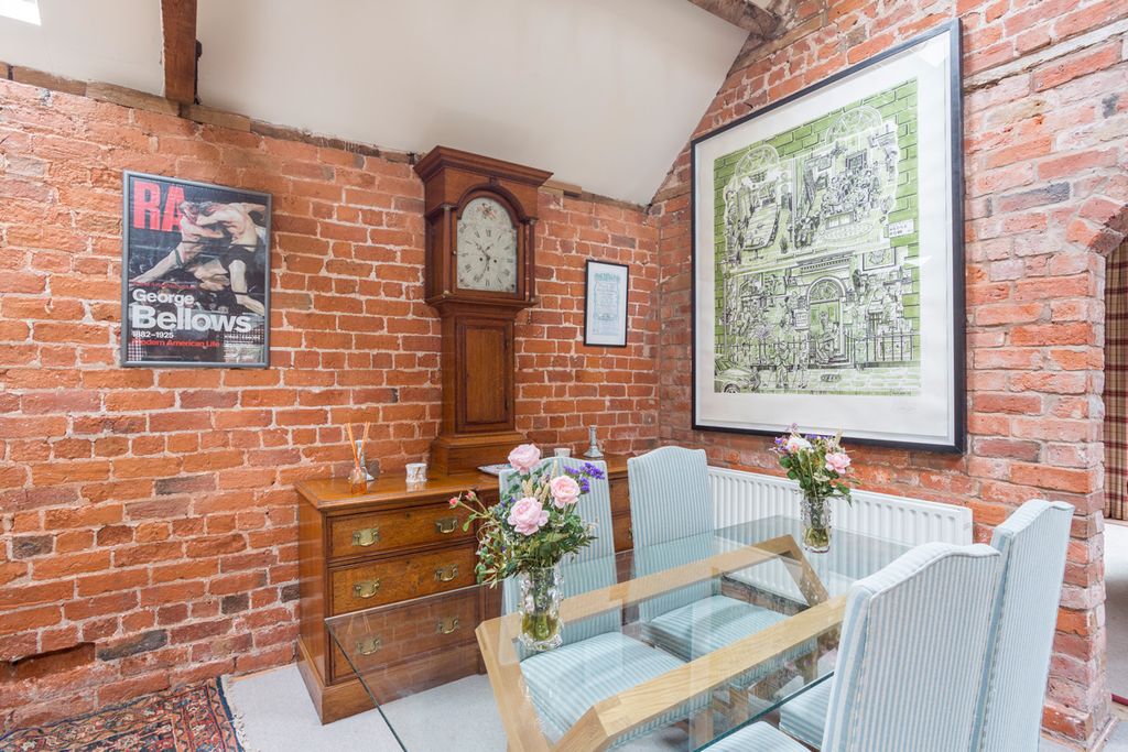 Chevaliers Coachouse Midlands Olivers Travels 4