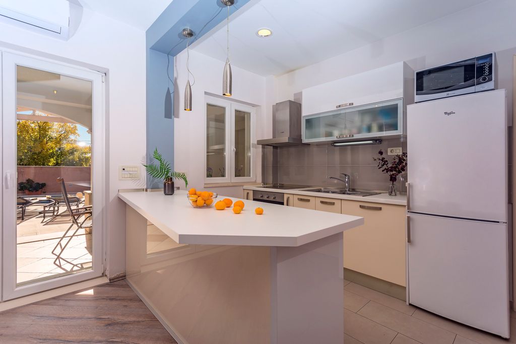 Villa Tropicana Dalmatia Olivers Travels 4