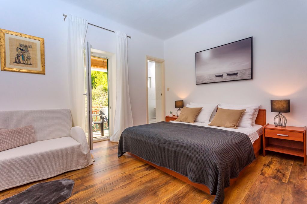 Villa Tropicana Dalmatia Olivers Travels 5