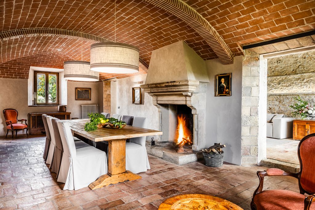 Casale Eleganza Tuscany Italia OliversTravels 5