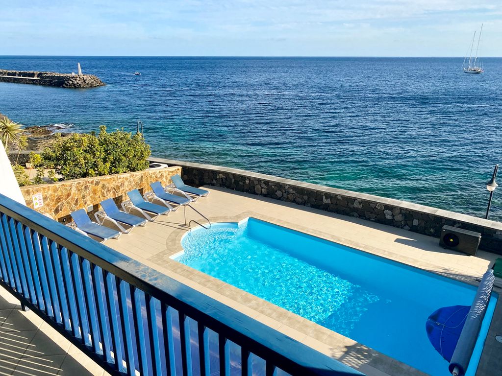 Villa Puerto Calero Lanzarote Olivers Travels 1