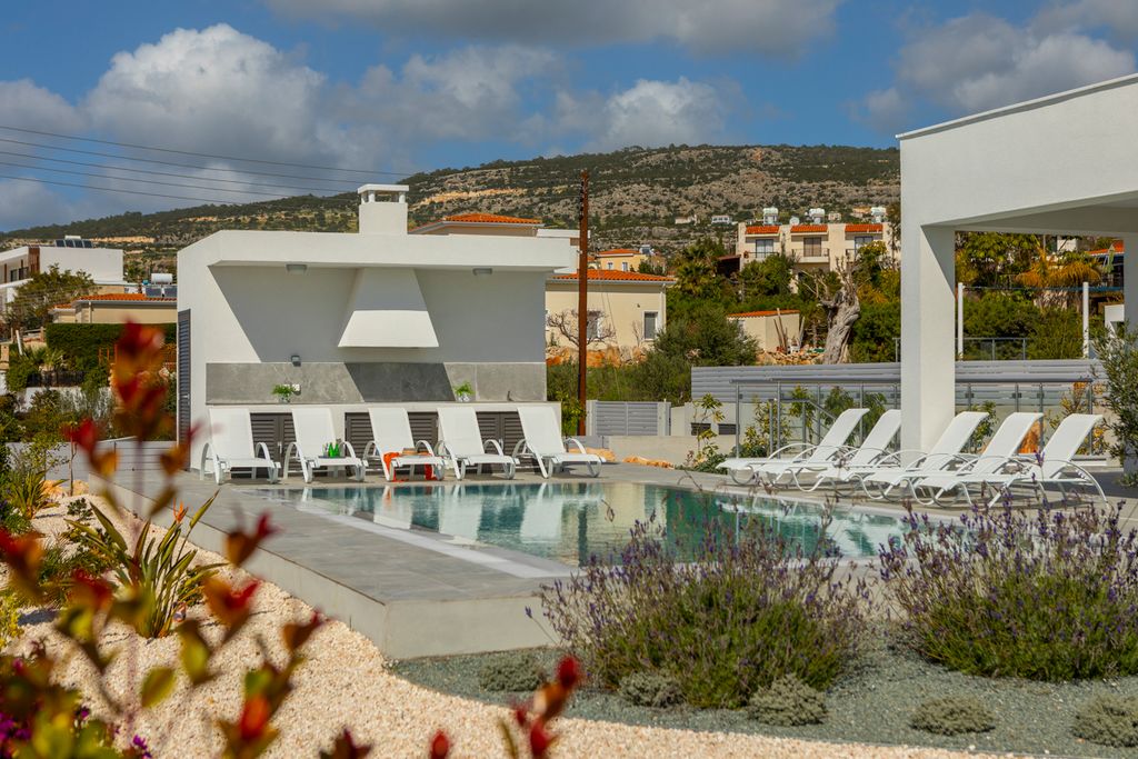 Villa Peyia Cyprus Olivers Travels 2  4 