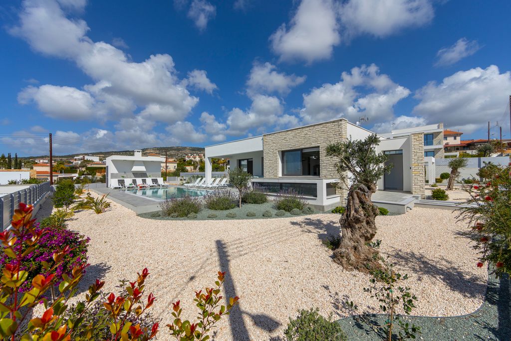 Villa Peyia Cyprus Olivers Travels 2  5 