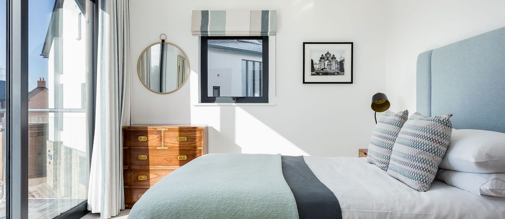 Kingfisher House Olivers Travels 4