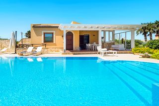Villa Erice Sicily Italia OliversTravels 1