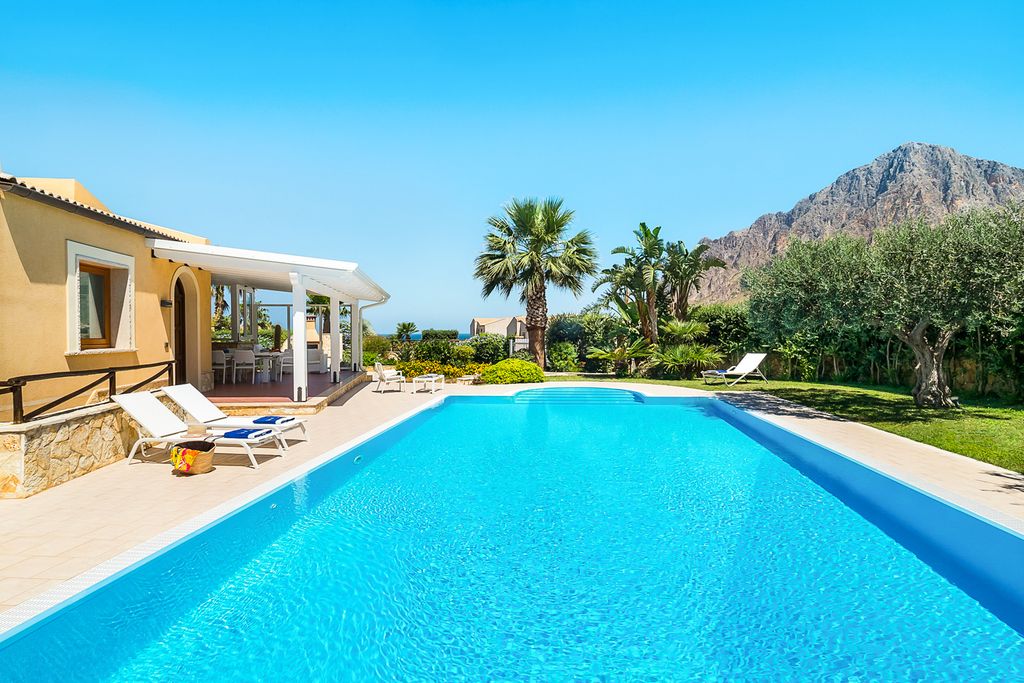 Villa Erice Sicily Italia OliversTravels 2