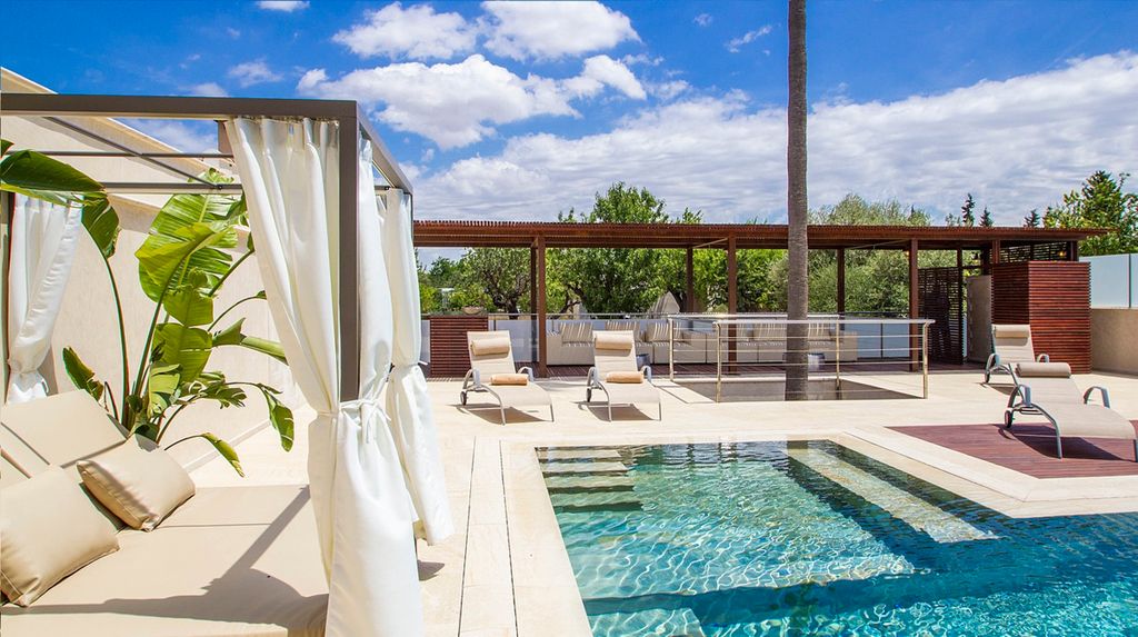 Palma Rainbow Mallorca Olivers Travels 1