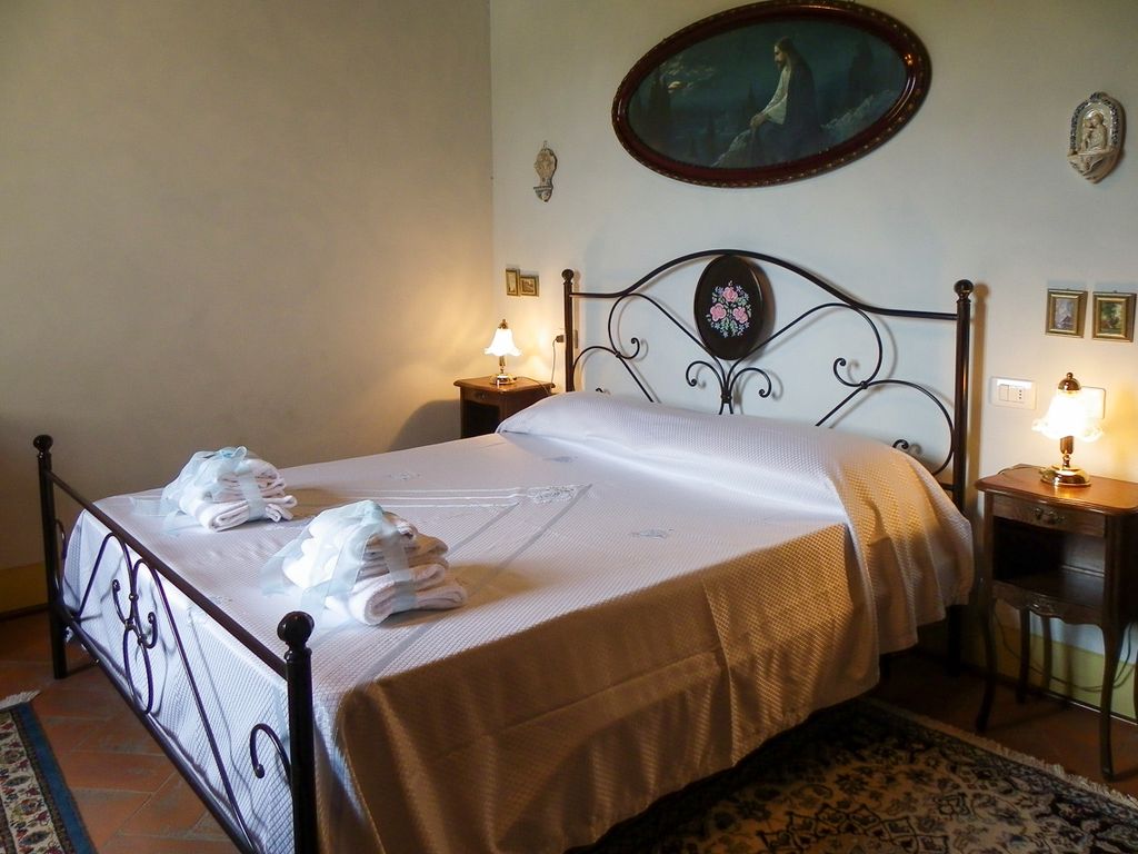 Casale Sangiovese Tuscany Olivers Travels 5