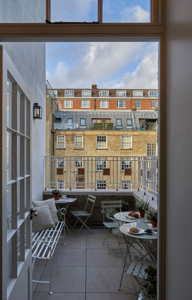 Austen House London Olivers Travels 5