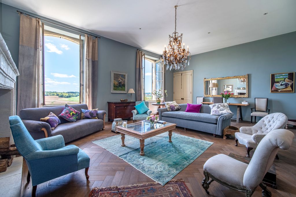 Chateau Des Remparts Midi Pyrenees Olivers Travels 3