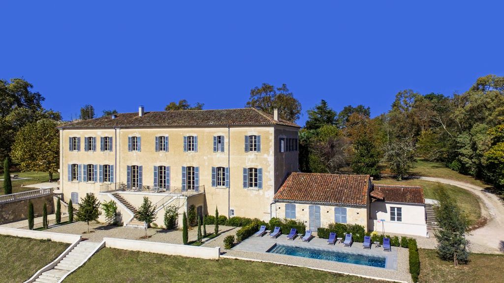 Chateau Des Remparts Midi Pyrenees Olivers Travels 20