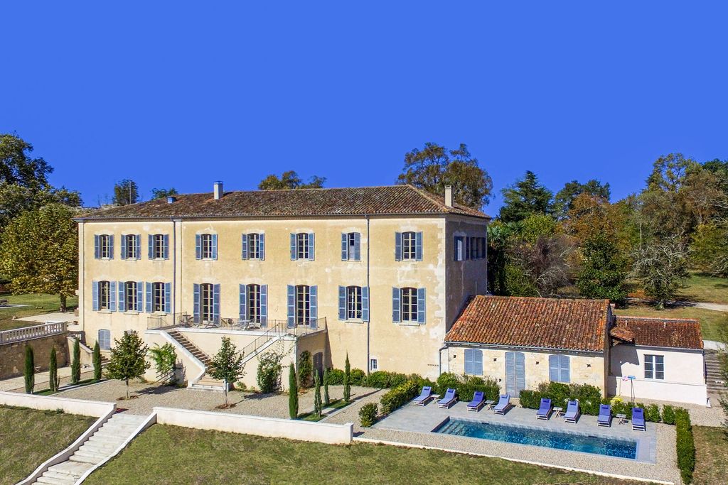 Chateau des Remparts Midi Pyrenees Olivers Travels 1