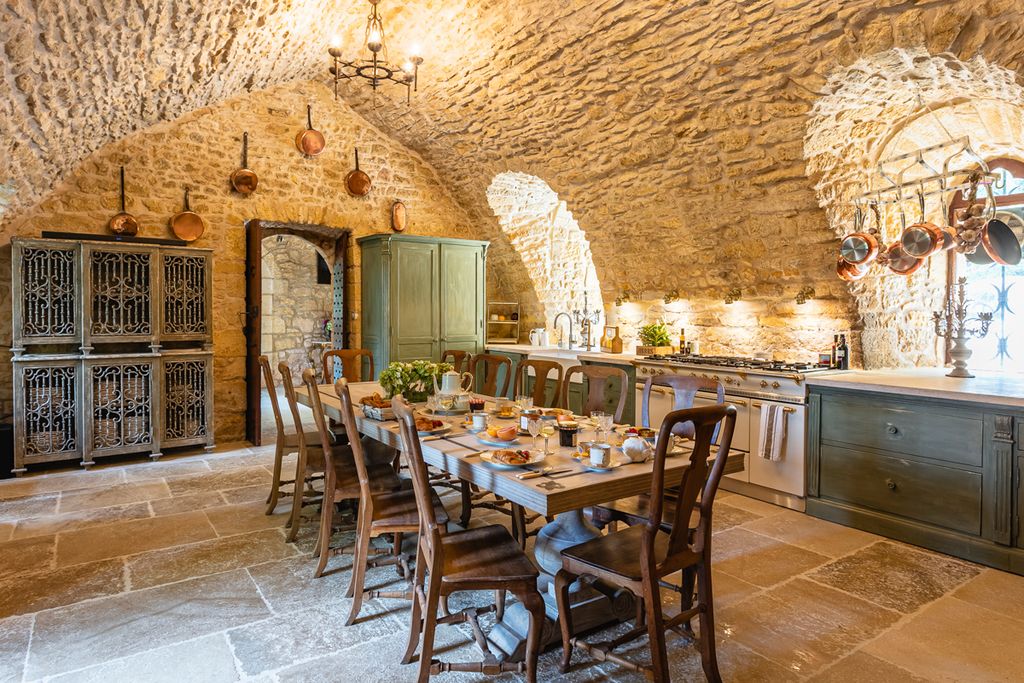 Chateau les Tourelles Dordogne Olivers Travel5