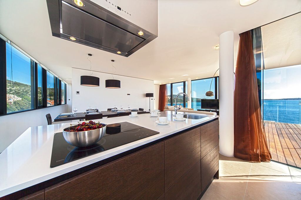 Leda Apartment Dalmatia Olivers Travels 4