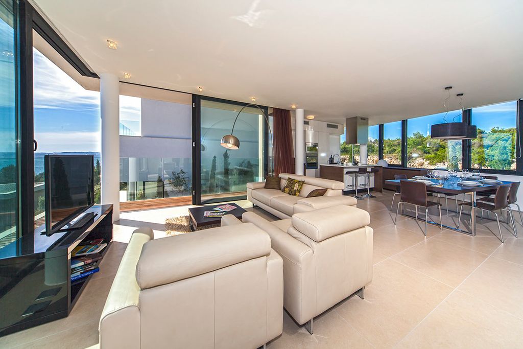 Leda Apartment Dalmatia Olivers Travels 5