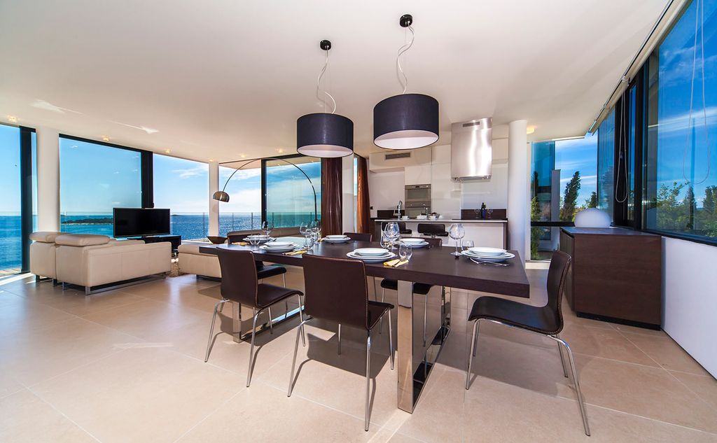 Leda Apartment Dalmatia Olivers Travels 3