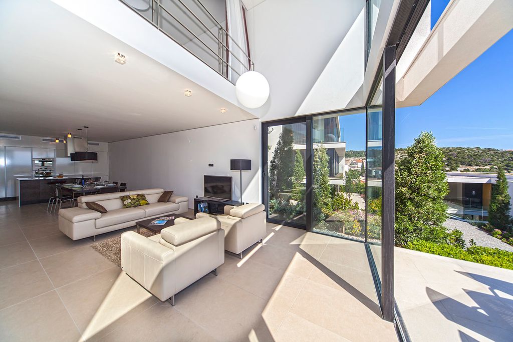 Nada Apartment Dalmatia Olivers Travels 3