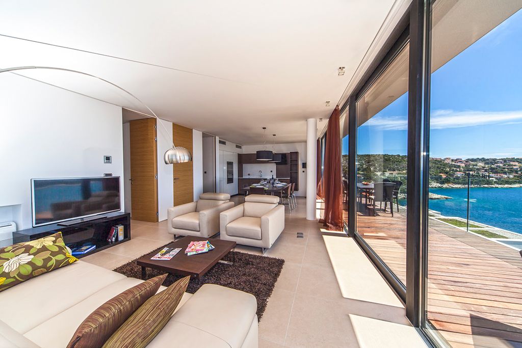 Galene Apartment Dalmatia Olivers Travels 5