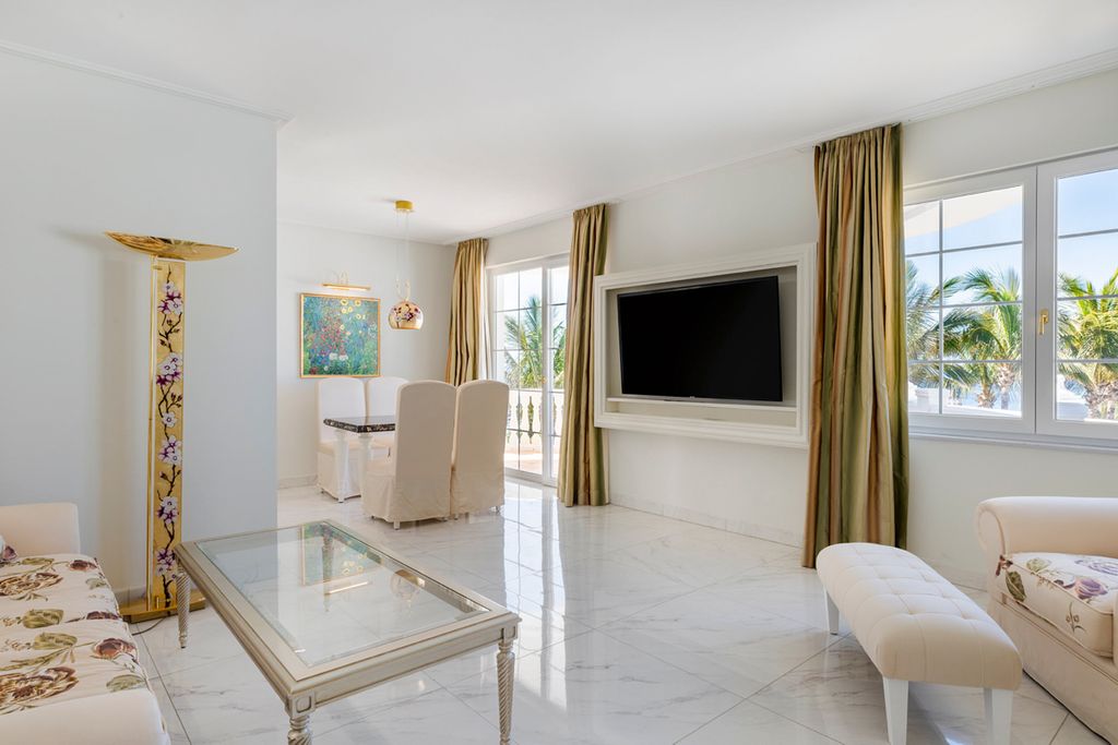 Calero Bay Lanzarote Olivers Travels3