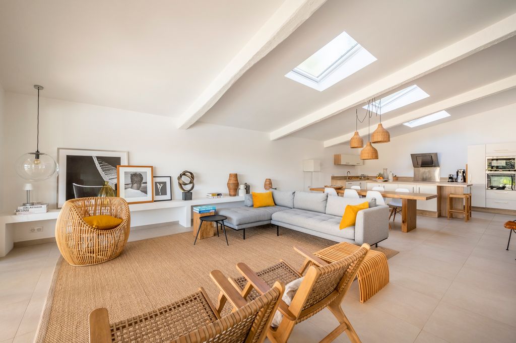 Villa Portrait French Riviera Olivers Travels3