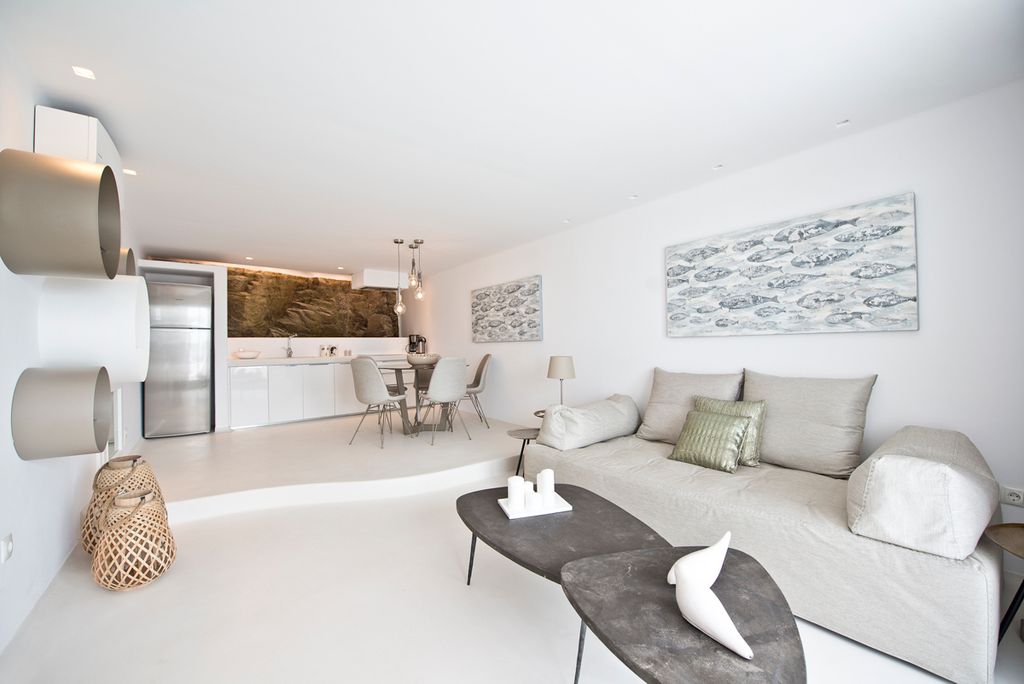 Serpentine Suite Mykonos Olivers Travels3