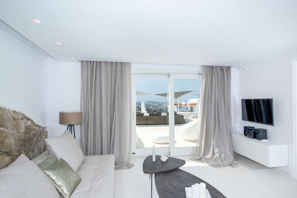 Petalite Suite Mykonos Olivers Travels 4