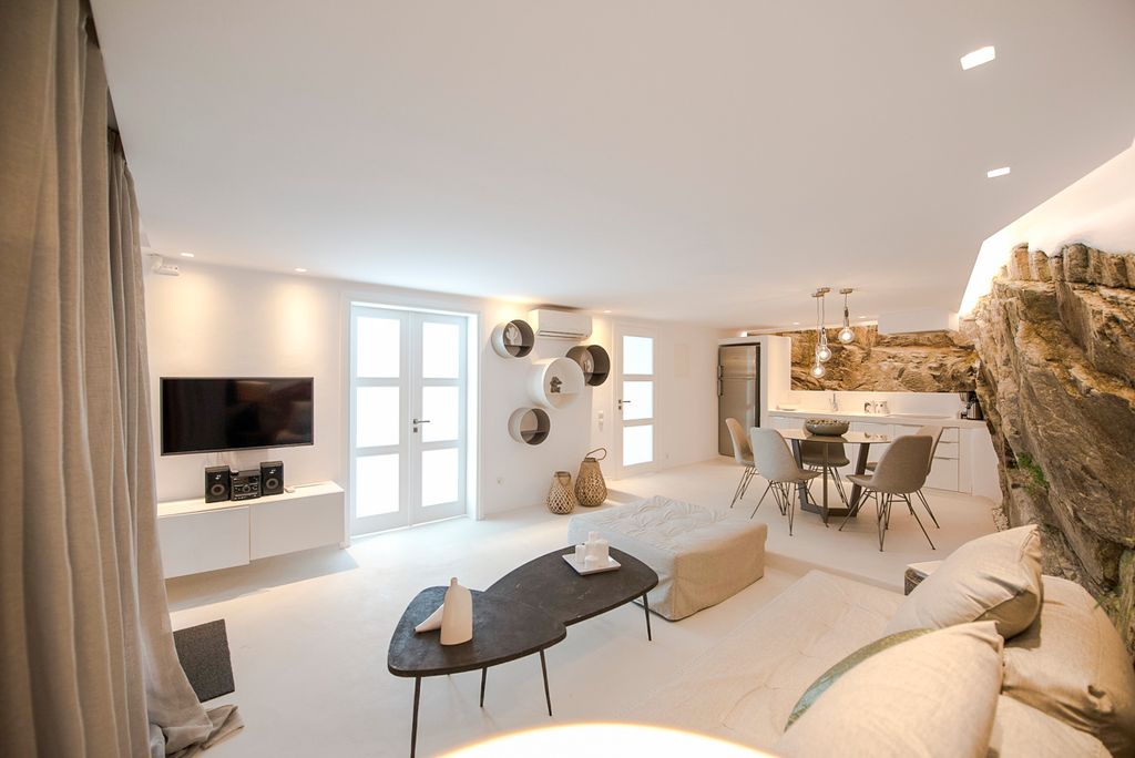 Petalite Suite Mykonos Olivers Travels 2