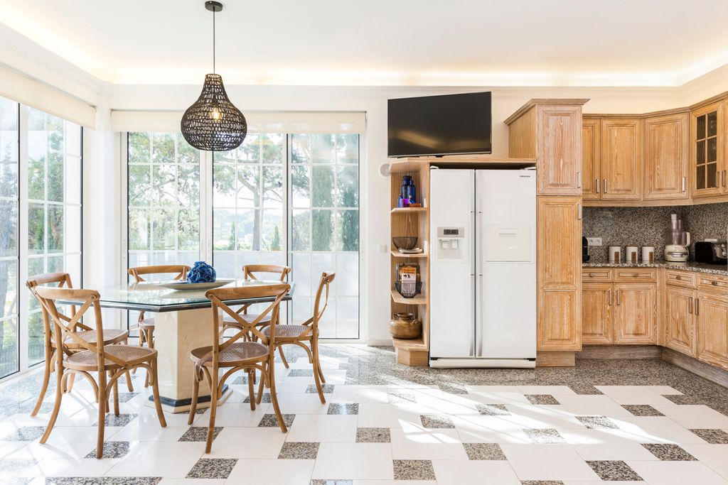 Casa Flores Vale do Lobo Olivers Travels 5