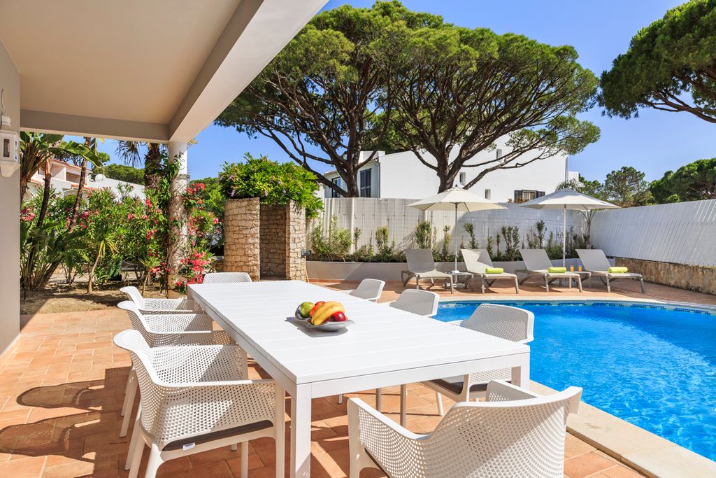 Casa Flores Vale do Lobo Olivers Travels 2