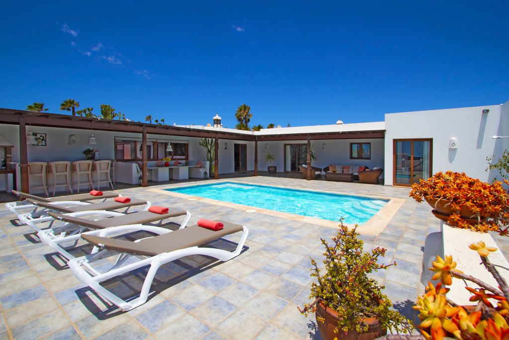 Casa Playa Blanca Lanzarote Olivers Travels 1